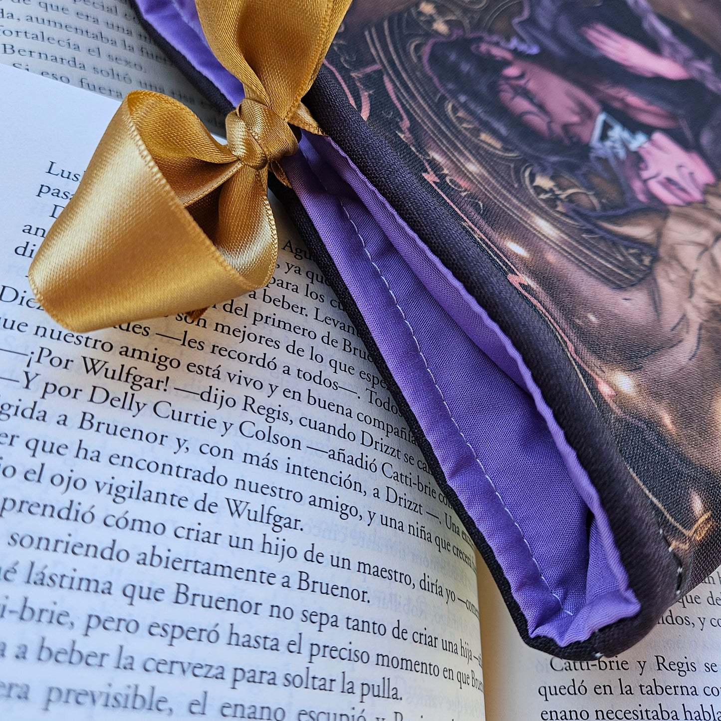 Book Sleeve Violet & Xaden 💜
