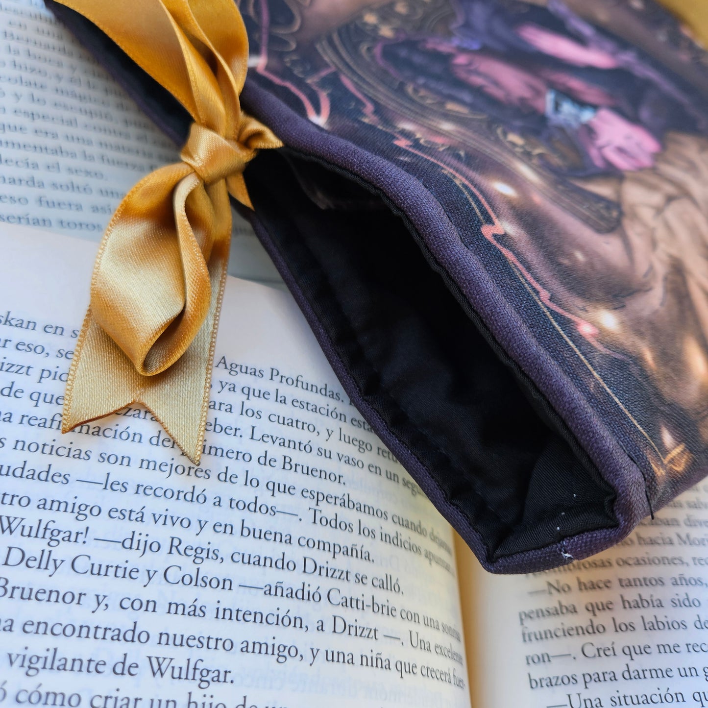 Book Sleeve Violet & Xaden 💜