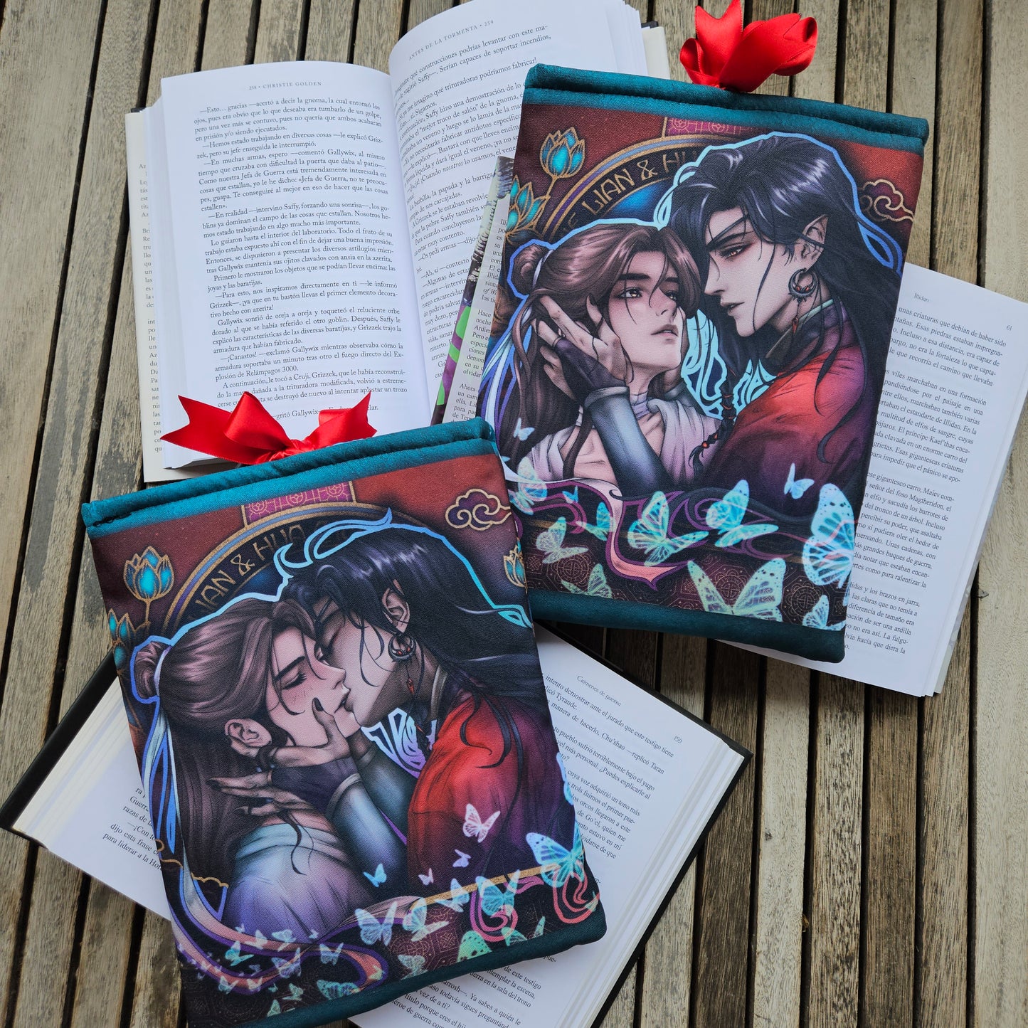 Book Sleeve Xie Lian & Hua Cheng kissing scene